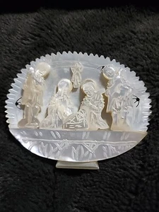 VINTAGE HAND CARVED MOTHER OF PEARL OVAL - Picture 1 of 5