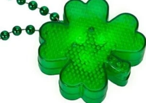 St. Patrick's Day Necklace LED Light Up Shamrock (sh) - Picture 1 of 3