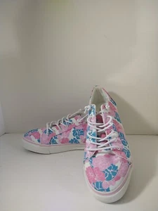 Ocean & Coast Canvas Sneakers Size 9M Floral Print NWOB - Picture 1 of 7