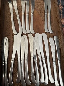 Walco Dinner Knives - Picture 1 of 2