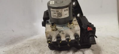 2016 Buick Encore ABS Anti-Lock Brake Pump Module Unit 42403007 - Image 1 of 4