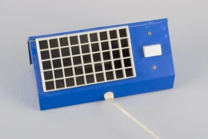 Hans-Agne Jakobsson for Elidus, Sweden. Bedside lamp in blue-lacquered metal. - Picture 1 of 8