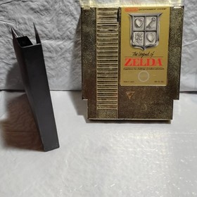 Nintendo The Legend of Zelda Gold Cartridge Nintendo NES 1987 Battery Save