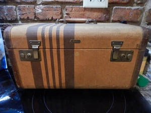 Hartmann Luggage Vintage Leather and 2 tone Travel Case Approx size is 14x8x8 - Picture 1 of 17