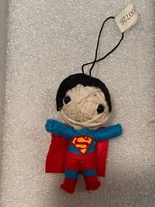 DC Comics 2,5" kleine Superman hängende Garn (Voodoo) Puppe *gebraucht* j2 - Bild 1 von 3