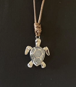 Crystal Quartz Turtle Amulet-Pendant Necklace-New - Foto 1 di 3