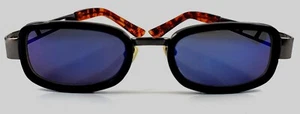 Schwarze Sonnenbrille mit eckigen Gläsern & Etui UV400-Schutz (D015) - Bild 1 von 6
