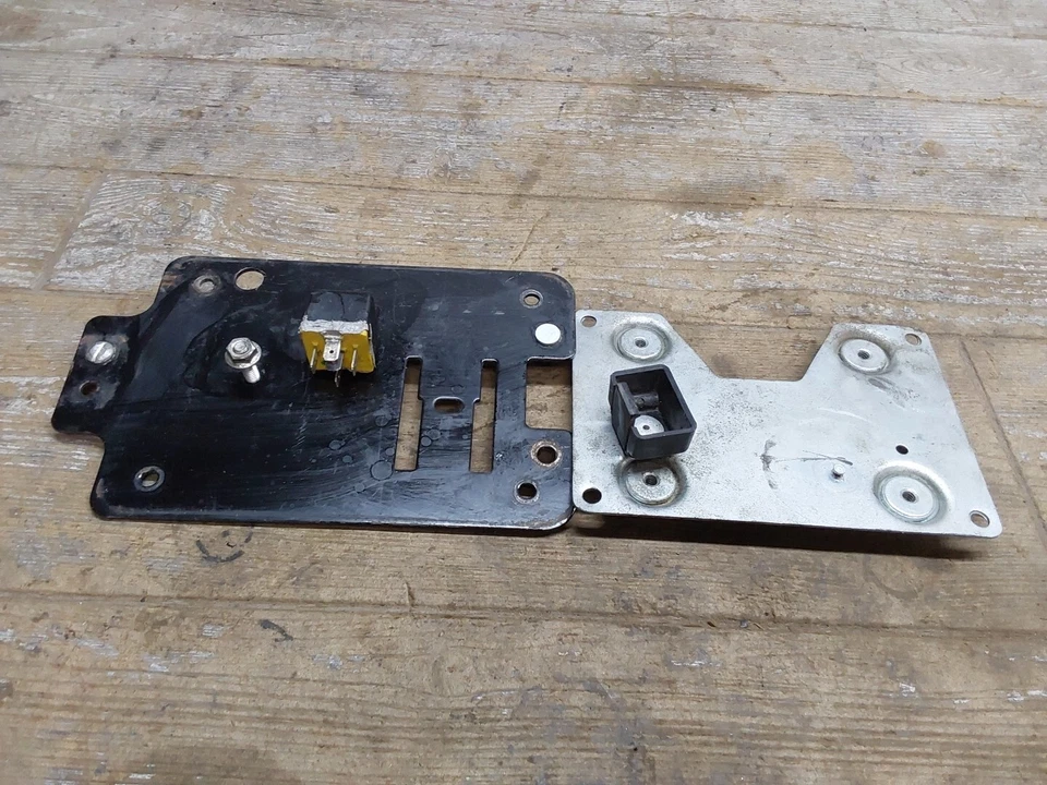 Harley Davidson Dyna Wide Glide 1999 1993-1999 eléctrico soporte de fusible delantero trasero Foto 1 de 4