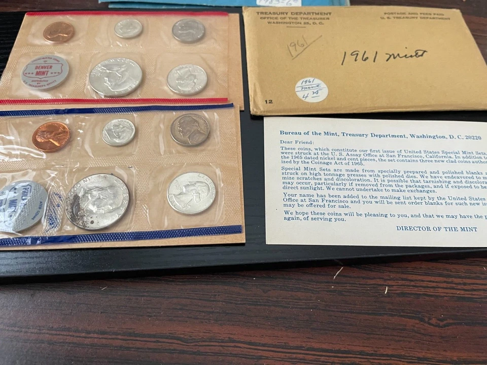 1961  US Mint  set  10  coins seal in cello - Image 1 of 1