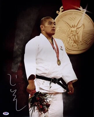 Satoshi Ishii Signed 16x20 Photo PSA/DNA 2008 Beijing Olympic Gold Medal Auto'd - Image 1 of 4