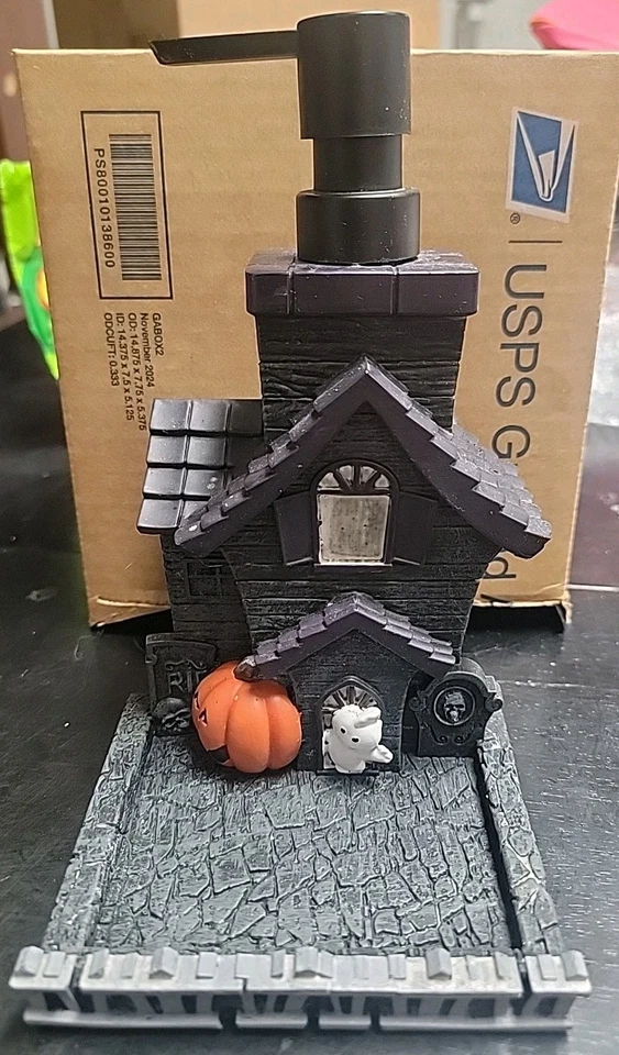 dispensador de jabón casa embrujada Foto 1 de 4