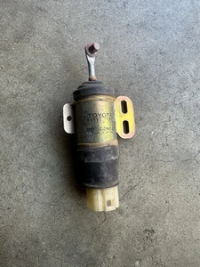 Toyota Land Cruiser FJ62 OEM Right Front Door Lock Actuator 85450-90A04 - Picture 1 of 4