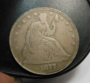 1877-CC SITZENDER HALF DOLLAR, ERHÖHTE RÄNDER AUF BEIDEN SEITEN. - Bild 1 von 2