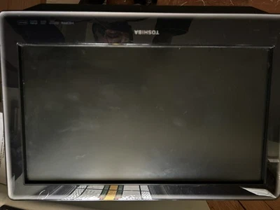 Toshiba 19" LCD Colour TV DVD Combination with HDMI & Remote 19DV500B Caravan - Image 1 of 4