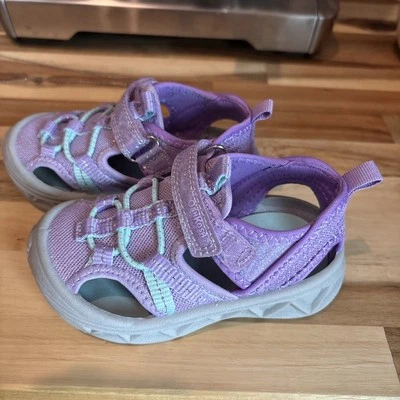Sandalia lavable OshKosh B Gosh para niñas pequeñas talla 6M Foto 1 de 4