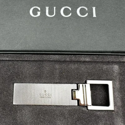 GUCCI Portachiavi Guilloché Rettangolare Ottone Tono Argento Metallo Sostanziale - Immagine 1 di 4