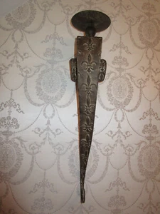 Wand Kerzenhalter Metall Retro eingeprägtes Lilienmuster Deko Wandkerzenleuchter - Bild 1 von 16