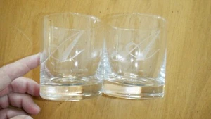 Monogrammierter Buchstabe "A" Whisky Whisky 3,5" hoch Glas 2er Set, Hochzeit Geschenkidee - Bild 1 von 1