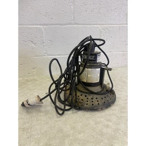 DOES NOT POWER ON Everbilt 1/4 hp Submersible Pool Cover Pump HDPCP25 Black - Picture 1 of 8