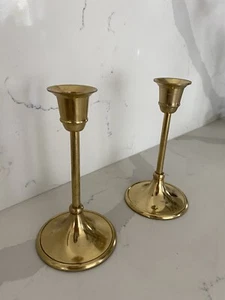 Juego de 2 Vintage Elegante Portavelas Doradas Soporte para Candelabros 6 1/4 pulgadas - Imagen 1 de 3