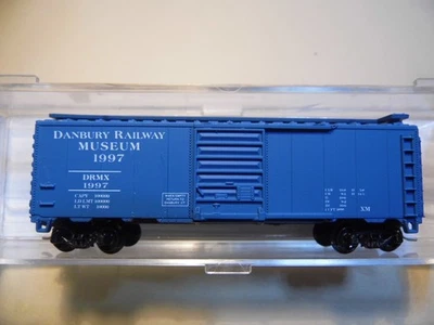 N - Atlas 3400 - 40' Standard Boxcar, Danbury Railway Museum   NIB  M-M couplers - Image 1 of 2