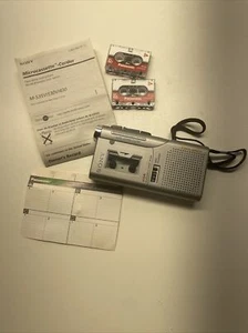 Grabadora de voz casete portátil Sony M-530V. Incluye dos casetes. Solo piezas - Imagen 1 de 3