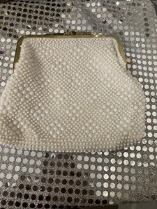 Cartera de mano vintage con cuentas blancas - Imagen 1 de 4