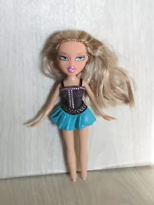 VTG 2001 Bratz Birthday Bash Cloe Fashion Doll Original Skirt Different Top READ - Picture 1 of 14