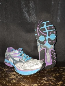 Mizuno Wave Inspire 9 Damen-Laufschuh 8KN-34311 silber/blau/lila Größe 9,5 W - Bild 1 von 8