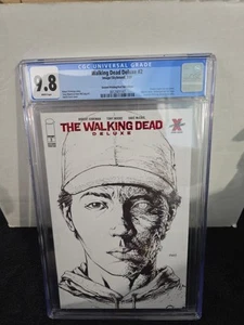 The Walking Dead Deluxe Numero 2 Red Foil Edition Comics Vault Live CGC 9.8 Glenn - Foto 1 di 3
