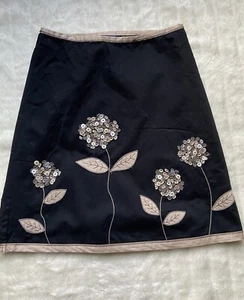 Boden Skirt 12 R Black Pencil Knee Length Embroidered Flower Boho Retro Lined - Picture 1 of 12
