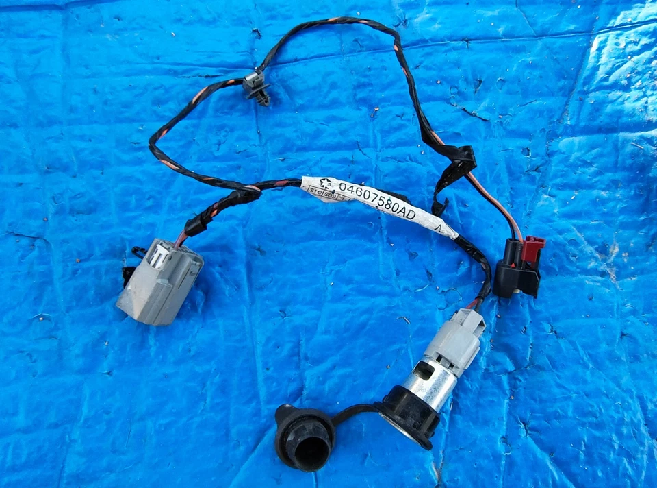 CARGADOR DODGE MAGNUM CHRYSLER 300 04607580AD ARNÉS DE SALIDA 12V 08 09 10 Foto 1 de 1