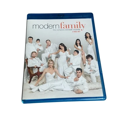 Modern Family The Complete Second Season 2 4-Disc Set Blu Ray TV Series Show - Image 1 of 4