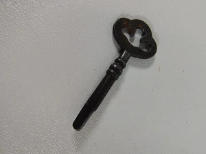 Vintage Nähmaschine Tretschlüssel 3-seitig Dreieck Spitze Schublade Schrankschlüssel - Bild 1 von 3