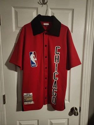 Authentic Mitchell & Ness 84-85 Chicago Bulls Michael Jordan Shooting Shirt 44 L - Image 1 of 4