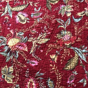 Trapunta FRENCH COUNTRY rossa floreale a righe reversibili - 84” x 94” con 2 federe - Foto 1 di 9