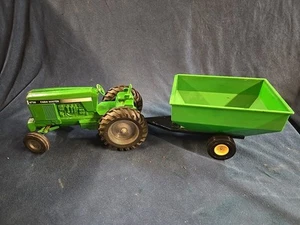 Scale Models Dyersville Die Cast Metal Farm Master 8750 Tractor Toy And Trailer - Picture 1 of 5