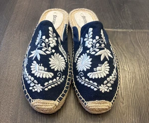 Alpargatas Florales Soludos Azul Blanco Talla 10 Planas Mules Boho Bordadas - Imagen 1 de 8