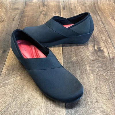 Zapatos de cuña Crocs Busy Day negros dobles cómodos elásticos para mujer talla 10 COMO NUEVOS EN ESTADO Foto 1 de 4