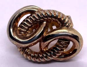 Ciondolo Vintage Corona Trifari Firmato Clip On, 3 Cerchi Intrecciati, Oro 10KT - Foto 1 di 11