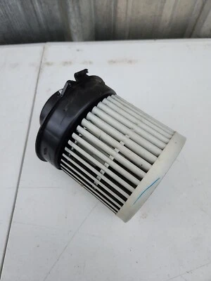 Nissan Versa SV 2012-2019 sedán motor soplador 1,6 L 13 14 15 16 17 18 ventilador de CA Foto 1 de 4