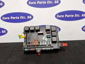 07-13 Mercedes W221 S550 CL550 maletero trasero caja fusibles relé bloque 2215402550 OEM - Imagen 1 de 9