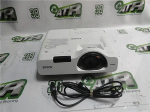 Epson H674A Projector HDMI 670 Lamp Hours Power Cord Included Tested Good - Afbeelding 1 van 6