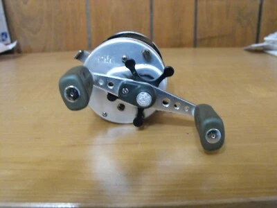 Ambassadeur 5500CL3 right hand casting reel - Image 1 of 4