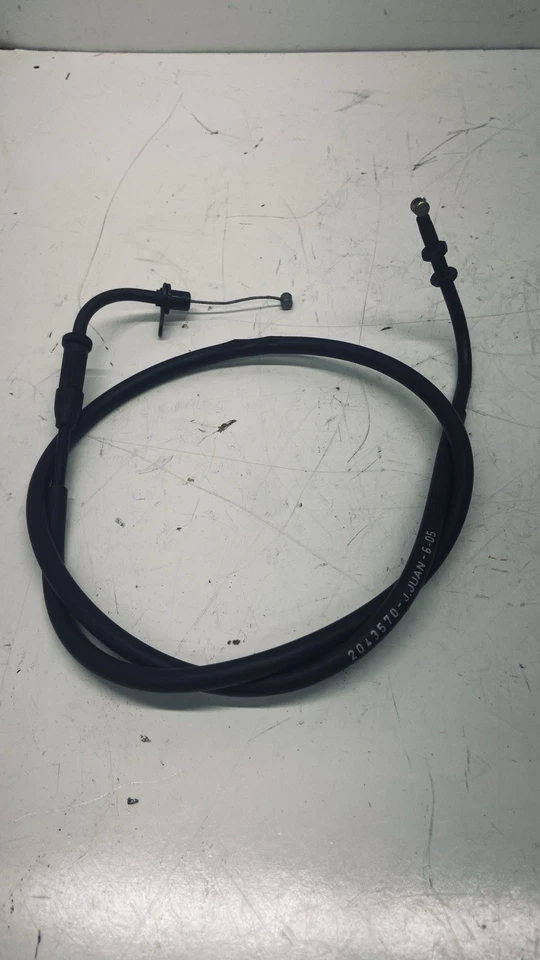 OEM TRIUMPH CABLE ACELERADOR COHETE LLL 3 06-22 T2043570 Foto 1 de 1