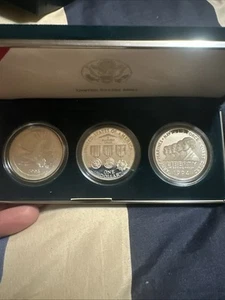 1994 $1 US Veterans Commemorative Silver Dollars 3-Coin Proof Set ~ w/Box & COA - Picture 1 of 6