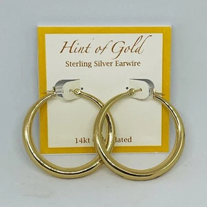 Pendientes de aro hinchados con toque de oro en metal chapado en oro de 14k nuevos en tarjeta - Imagen 1 de 4