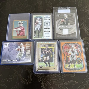 Lote de tarjetas de novato Derek Carr Gold, impresiones cortas, insertos, paralelos, reliquia, raras - Imagen 1 de 10