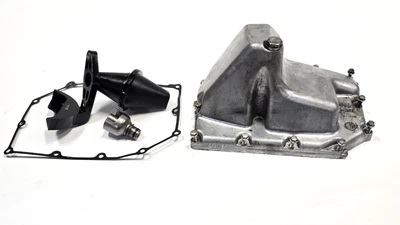 09 10 11 12 13 14 15 16 SUZUKI GSXR 1000 GSXR1000 нижняя крышка масляного поддона двигателя - Изображение 1 из 4