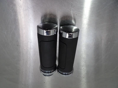 04 Harley Softail Deuce FXSTDI throttle tube hand grips sleeve 56220-94A - Image 1 of 3